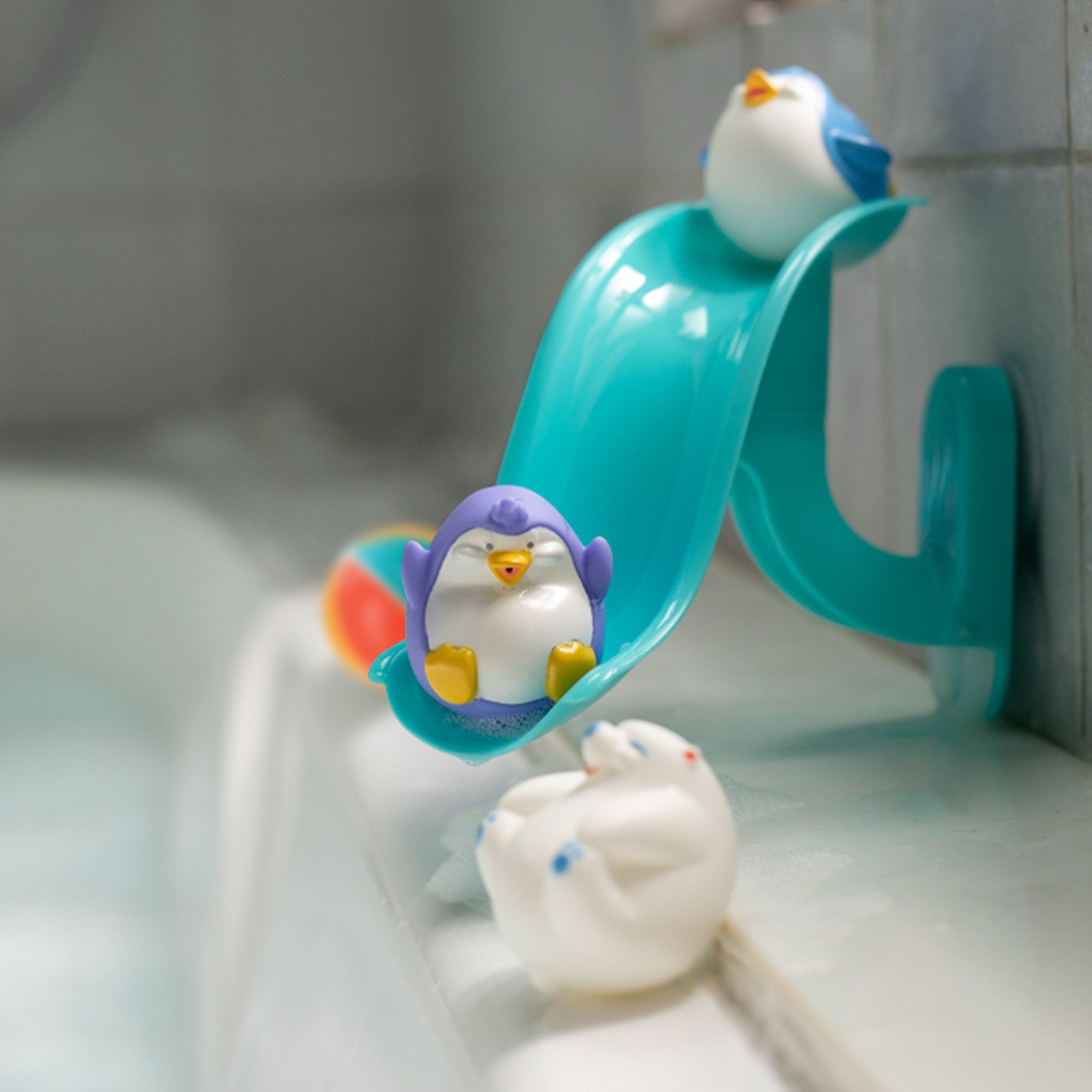 Penguin Slide Squirt Bath Toy (TKTT)