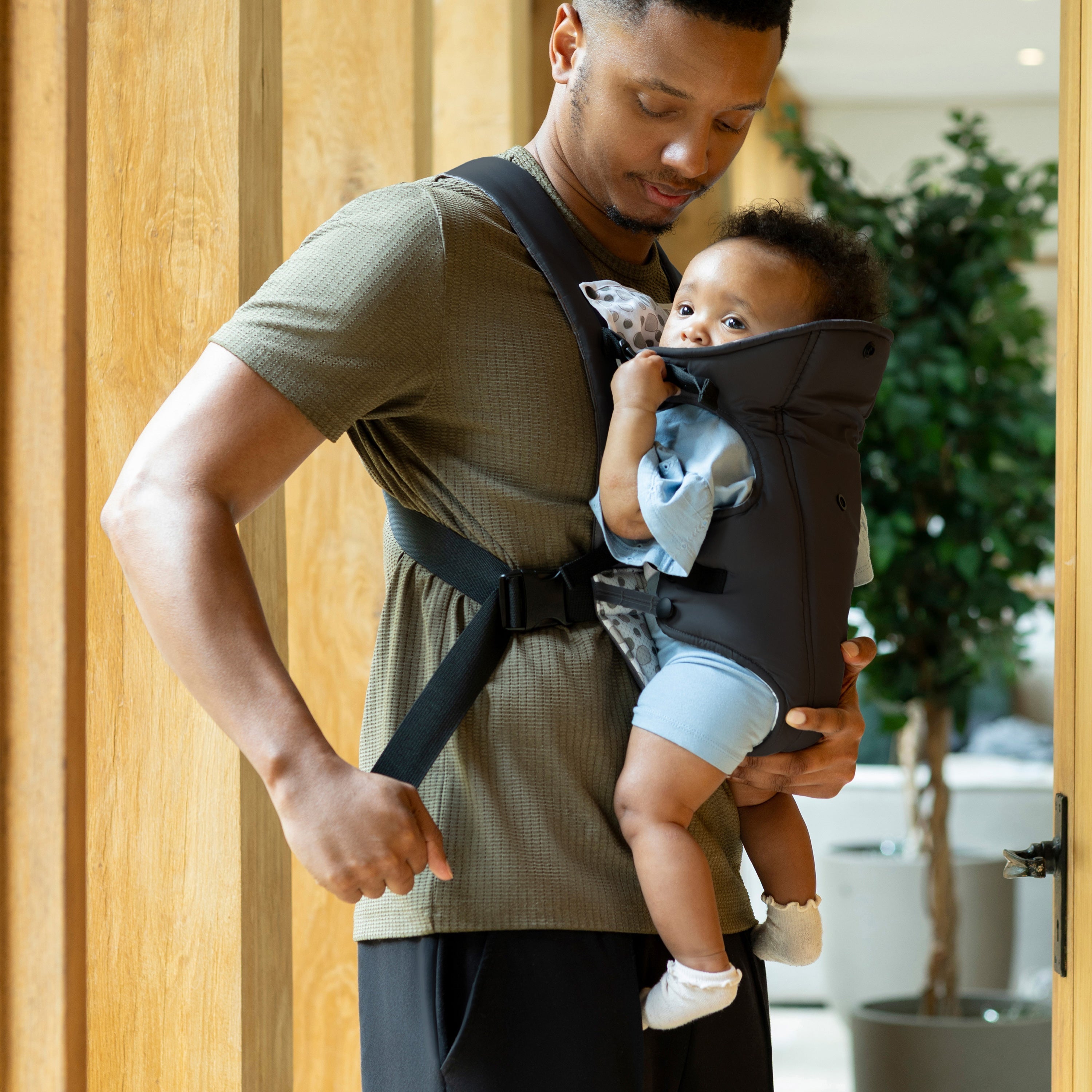 Classic Baby Carrier | Black (6XT5)